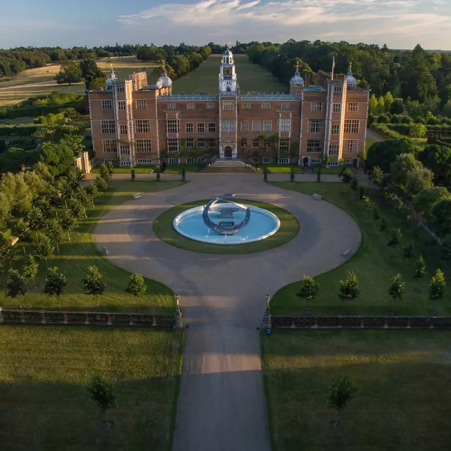 Hatfield House 1000X1000